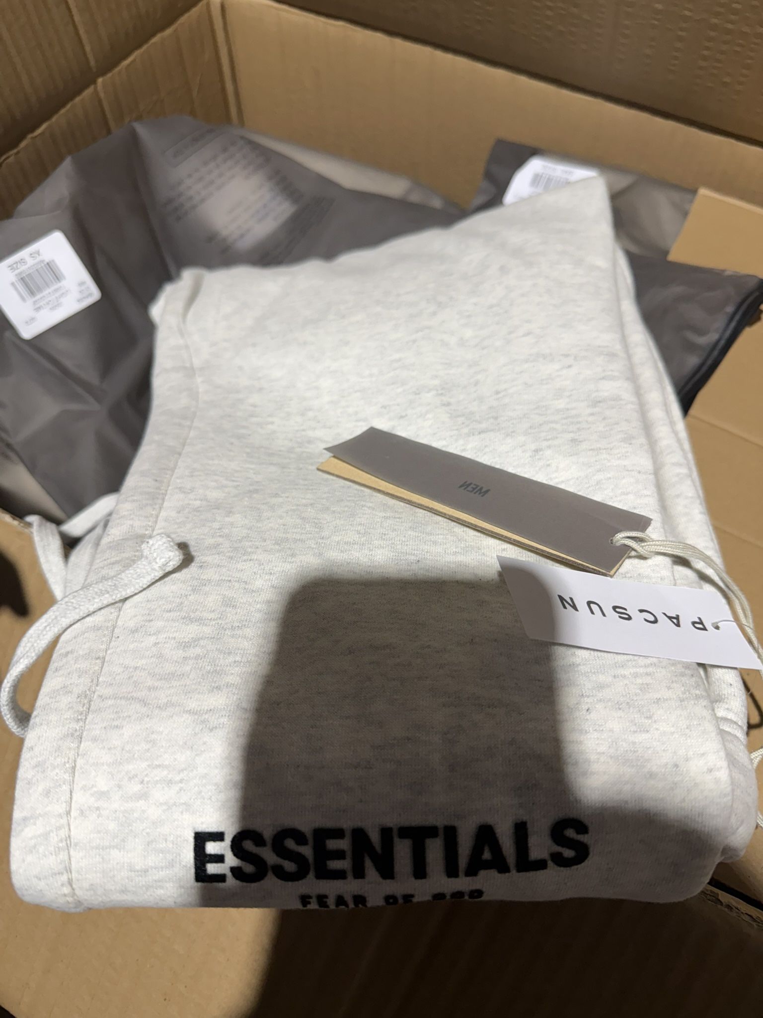 ESSENTIALS (エッセンシャルズ) | NUBIAN TOKYO 通販 Essentials