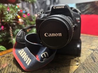 Canon EOS Rebel T2i DSLR Camera with Lens