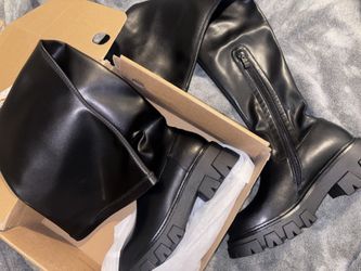 Thigh high Booties Size 7 / 38 Brand New