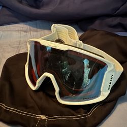 Oakley Prizm goggles - Electric goggles - Oakley ski jacket - size 10 burton snowboard boots
