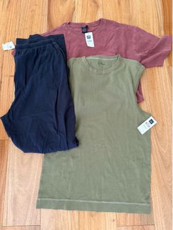 3 New GAP Men’s Clothing Size Medium