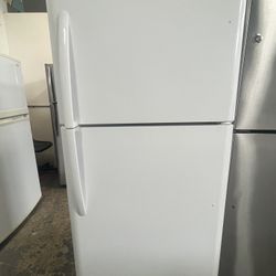 Refrigerator Frigidaire 30”