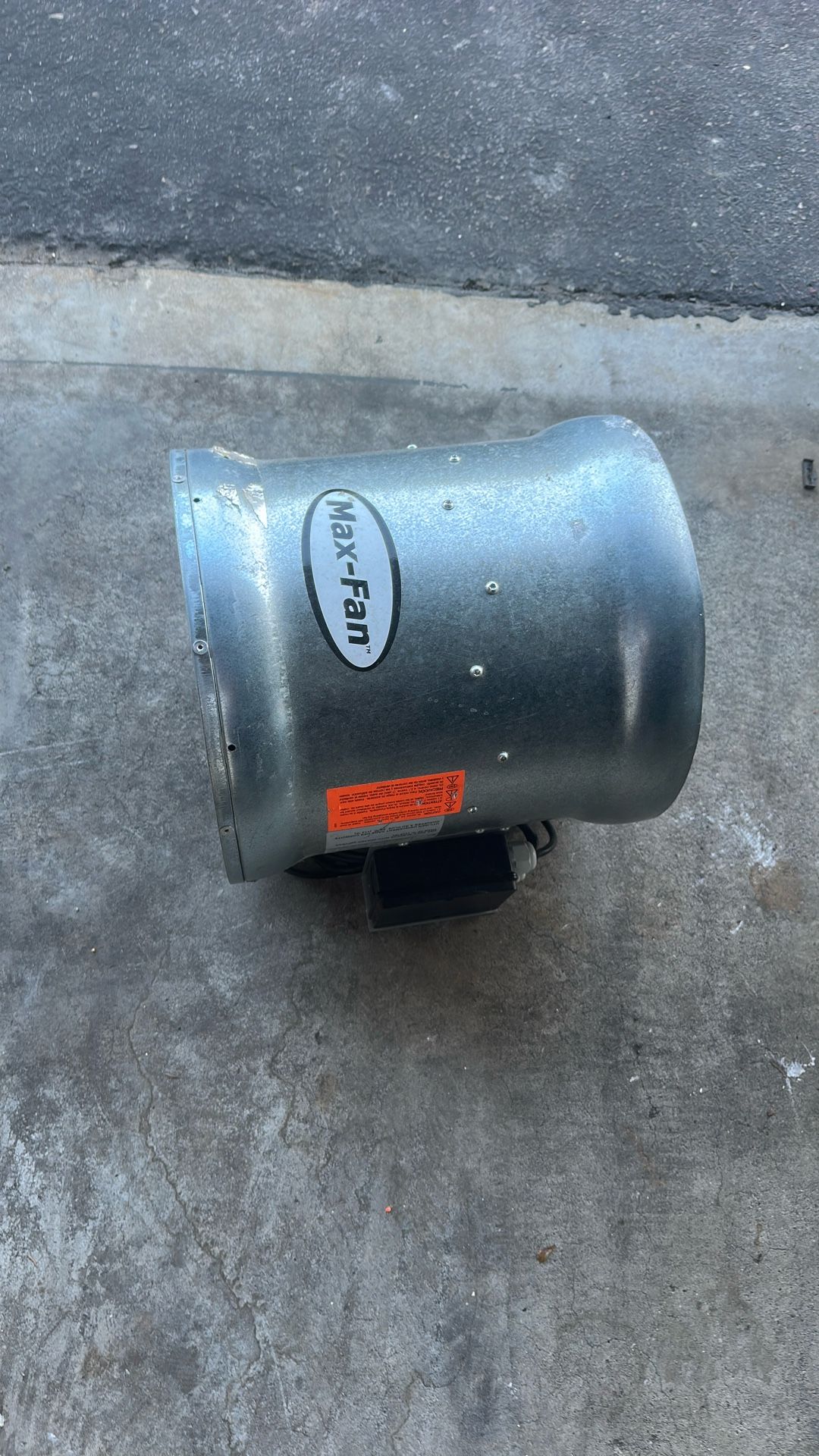 Max-fan 12