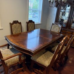 🪑 Solid Wood Dining Table with 8 Chairs – Classic Design