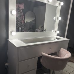 Makeup Vanity 