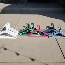 Plastic Clothing Hangers