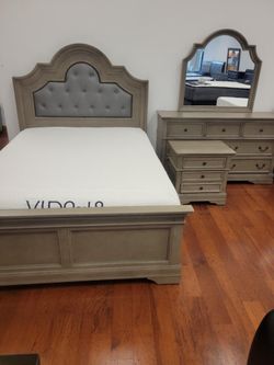 LAST OF STOCK! QUEEN BED AND NIGHTSTAND! FLOOR MODEL! $249