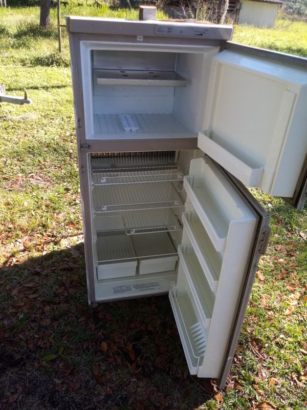 Rv refegarator freezer dometic classic propane and electric for Sale in Lakeland, FL OfferUp