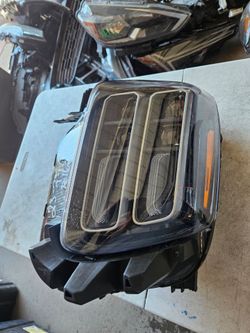 Kia telluride left Headlight oem