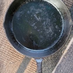 Cast Iron Skillet 10in
