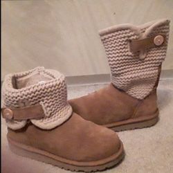 UGG Size 2
