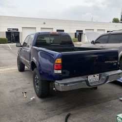 Tundra Fiberglass Fenders