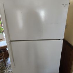 (2016)Whirlpool Refrigerator With Top Freezer 