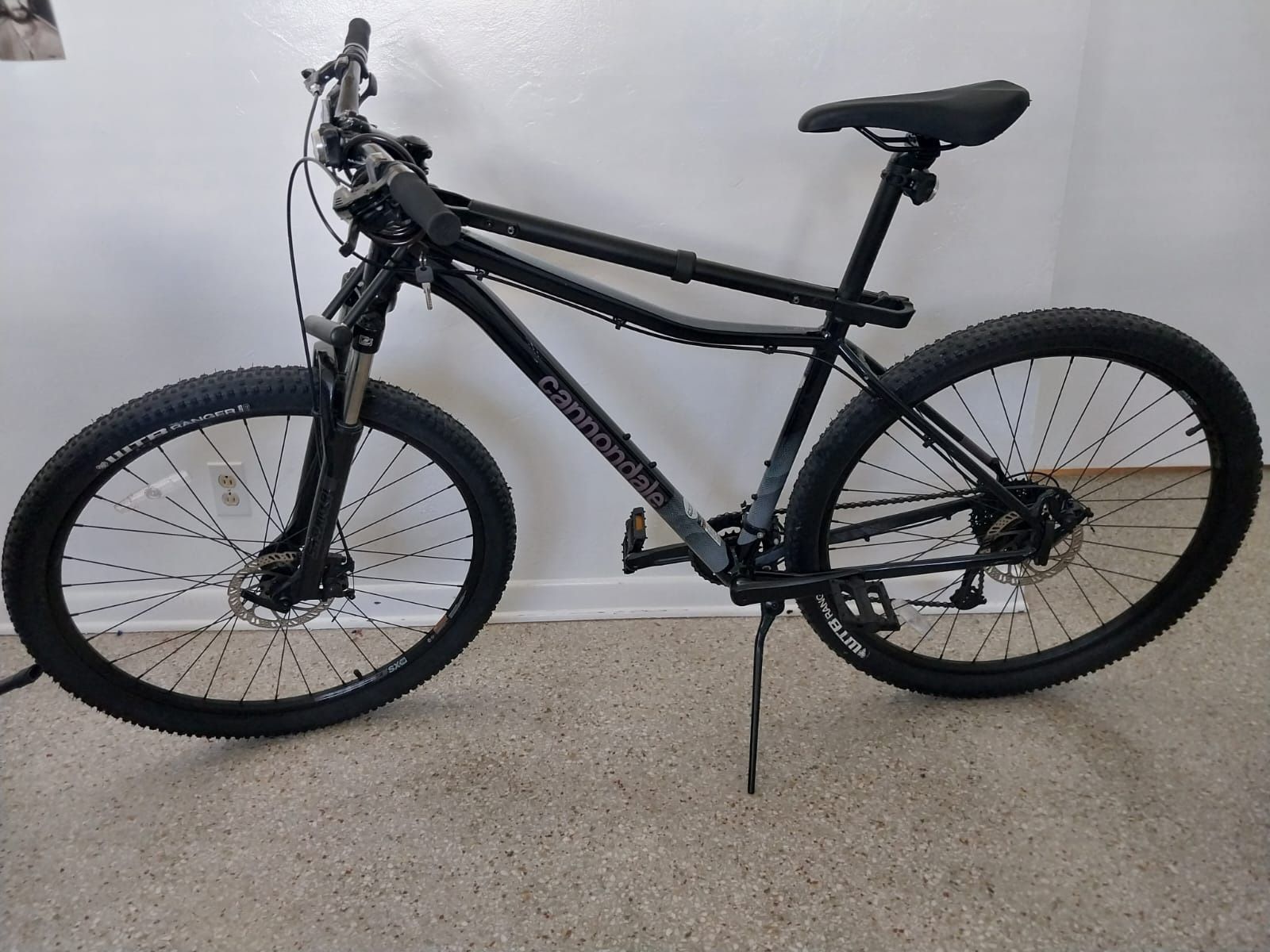 Cannondale Mountain Bike