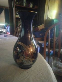 vintage Japanese porcelain vase
