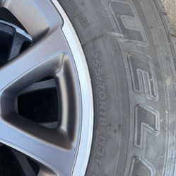 2023 Jeep gladiator tires & trim 18" 4 new rim 31" 4 tire brand new. Less than 100 miles.