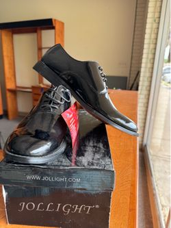 Shoes size 8