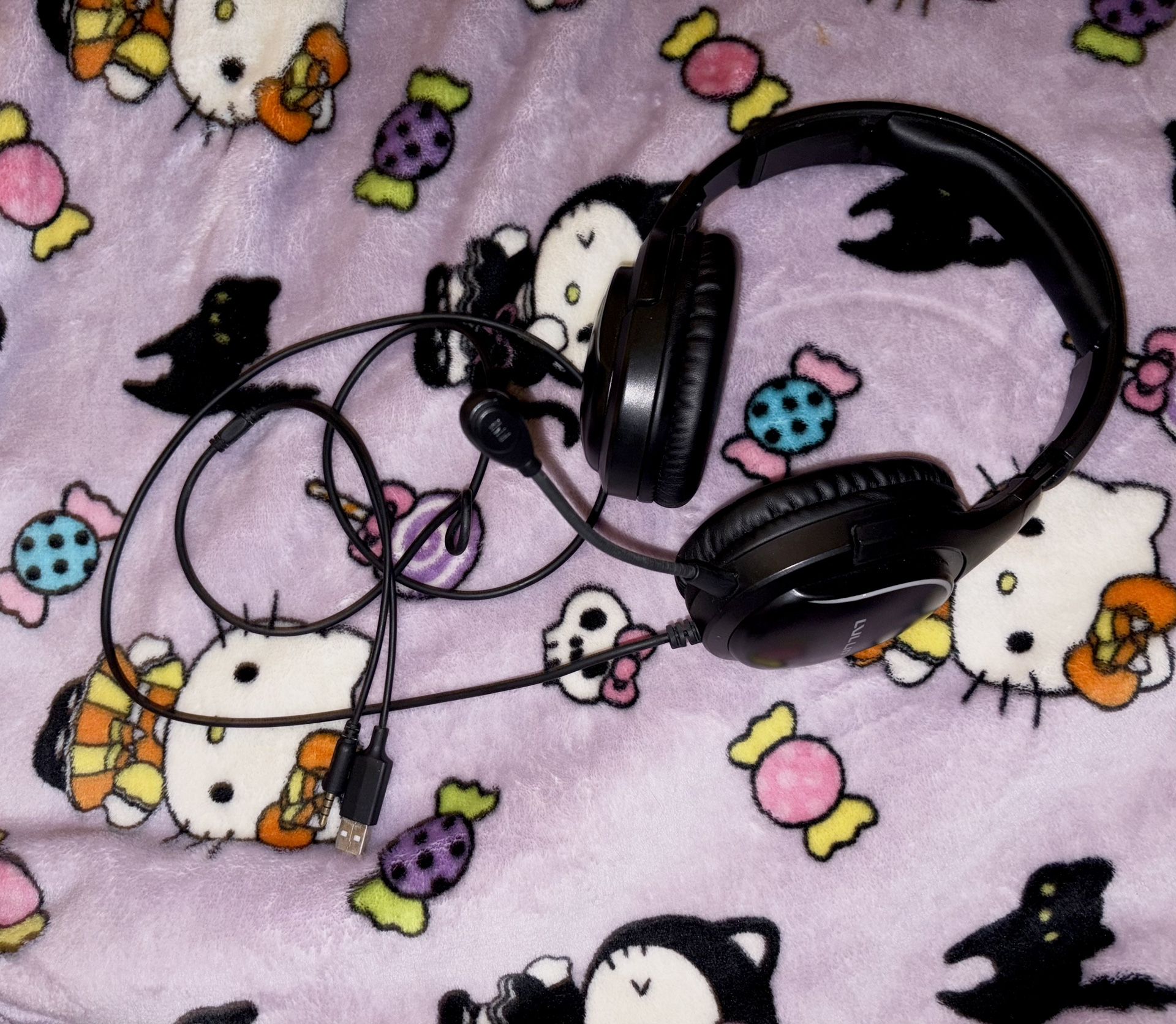 LVLUP Light Up Stereo Headset with Adjustable Mic