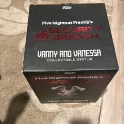 FNAF Security Breach, Vanny And Vanessa Collectible Statue.