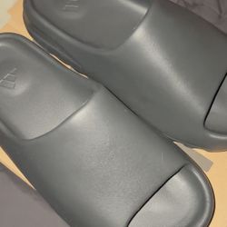 Onyx Yeezy Slides 