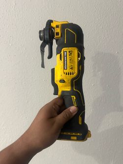 DEWALT 20V Brushless Oscillating Multi-Tool