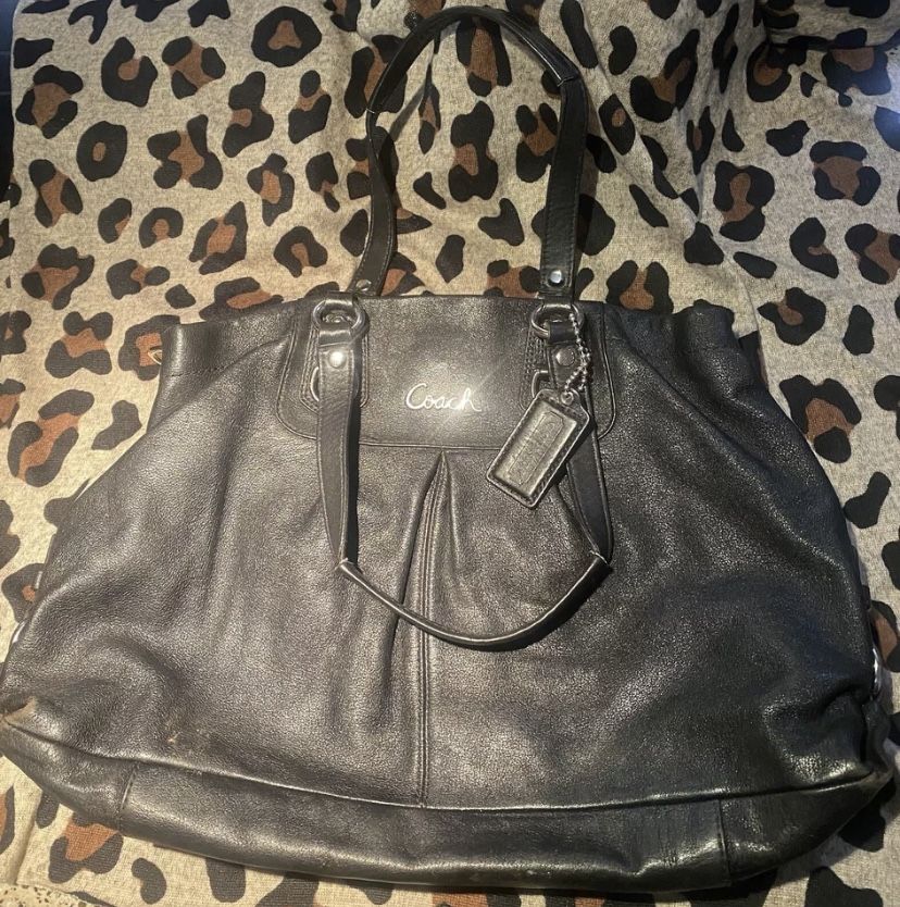 Y2K Vintage discontinued large black coach purse w/original coach tag
