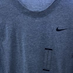 M Plain Grey Nike Dri-Fit T-shirt