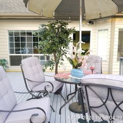 Beautiful  1  New Chair Rough Iron  Heavy Duty W/ Riversible  Cushions   