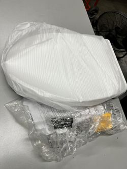Brand New TOTO toilet Seating With All Parts 