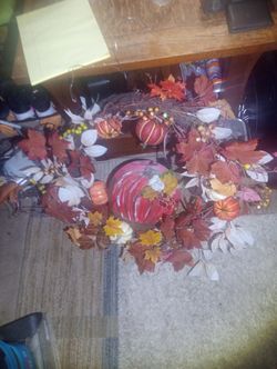 over sized pumpkin wreath and picture for hanging thanksgiving 