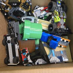 11.8lbs Of Lego Bulk With Possible Sets