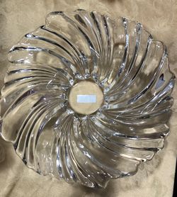 Mikasa glass centerpiece bowl (Belle Epoque)