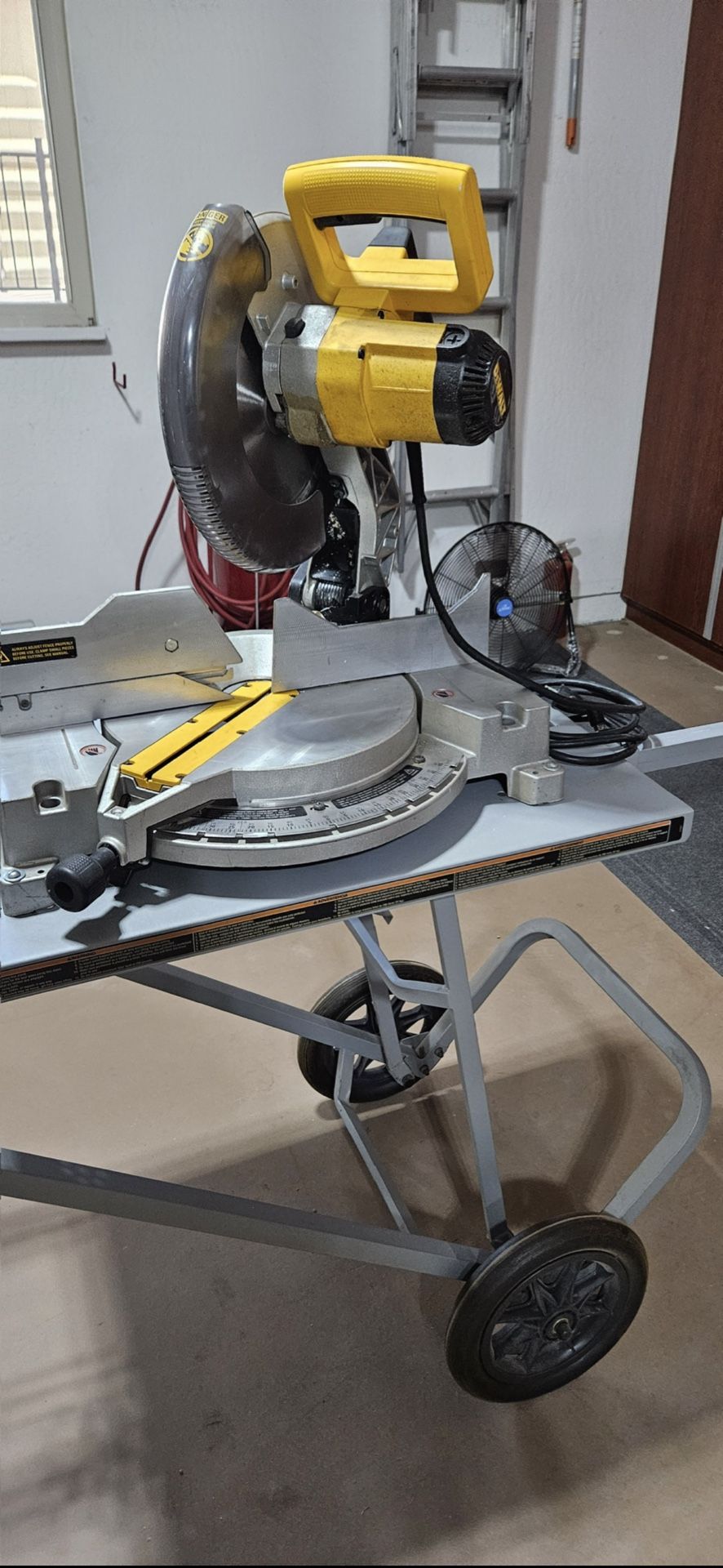 12" Dewalt miter saw
