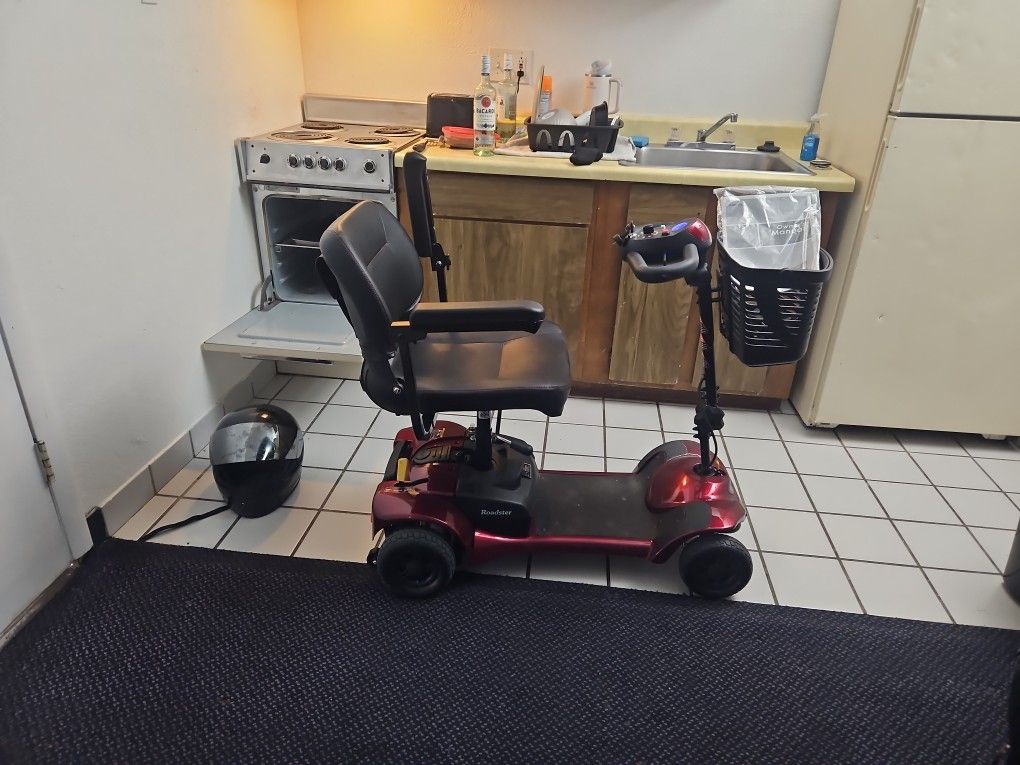 Merits S741A Power Chair