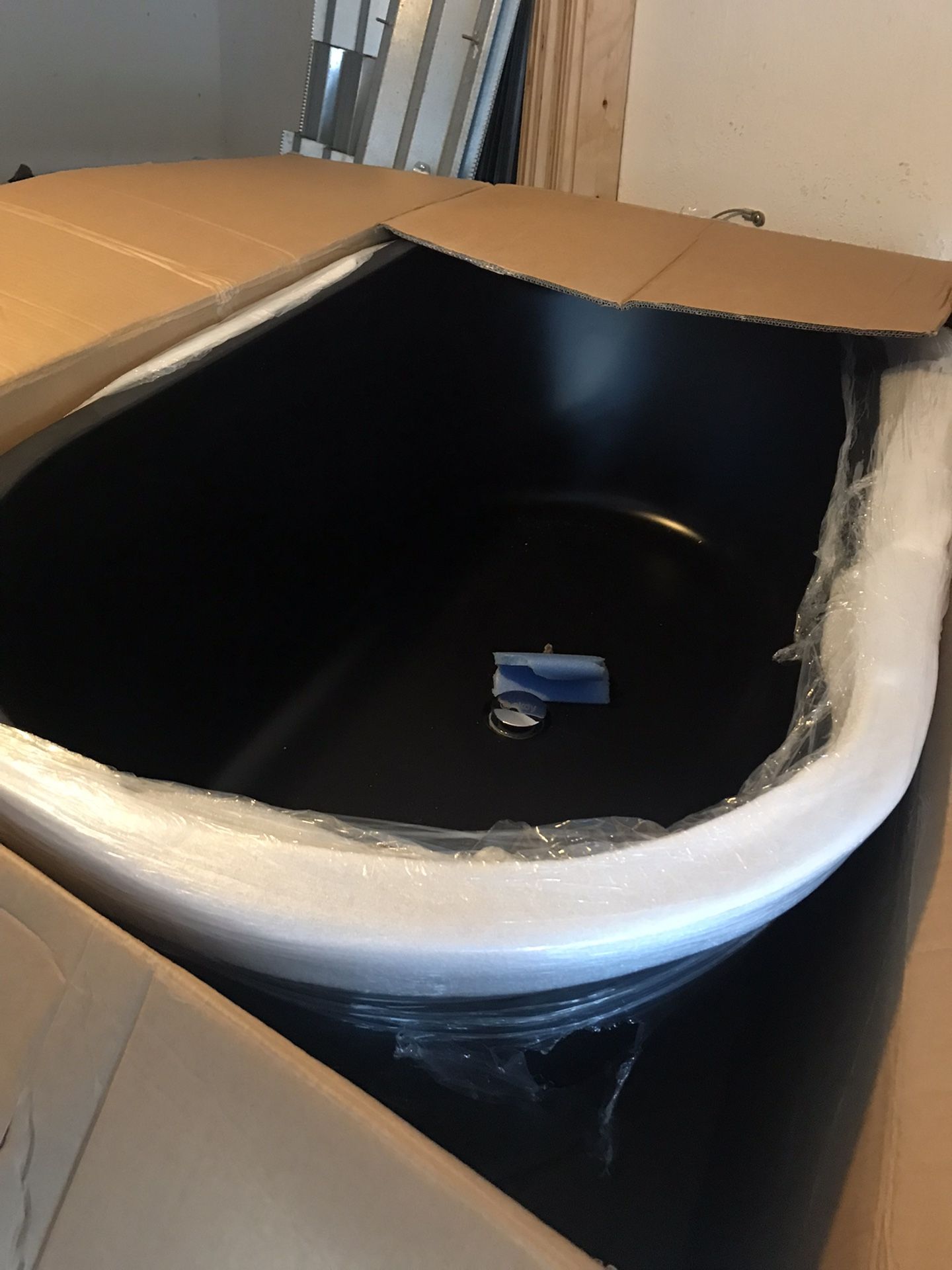 Black Acrylic Freestanding Tub 🛁 