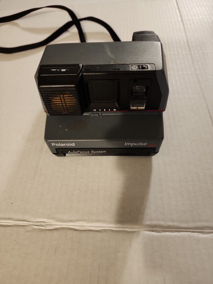 Vintage, Polaroid Impulse, 600 Film Instant Camera, w/ Strap no film