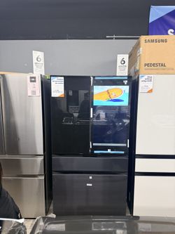 😍Samsung BESPOKE 29 Cubic Ft. 4-Door Refrigerator Family Hub😍 NEWEST MODEL😍