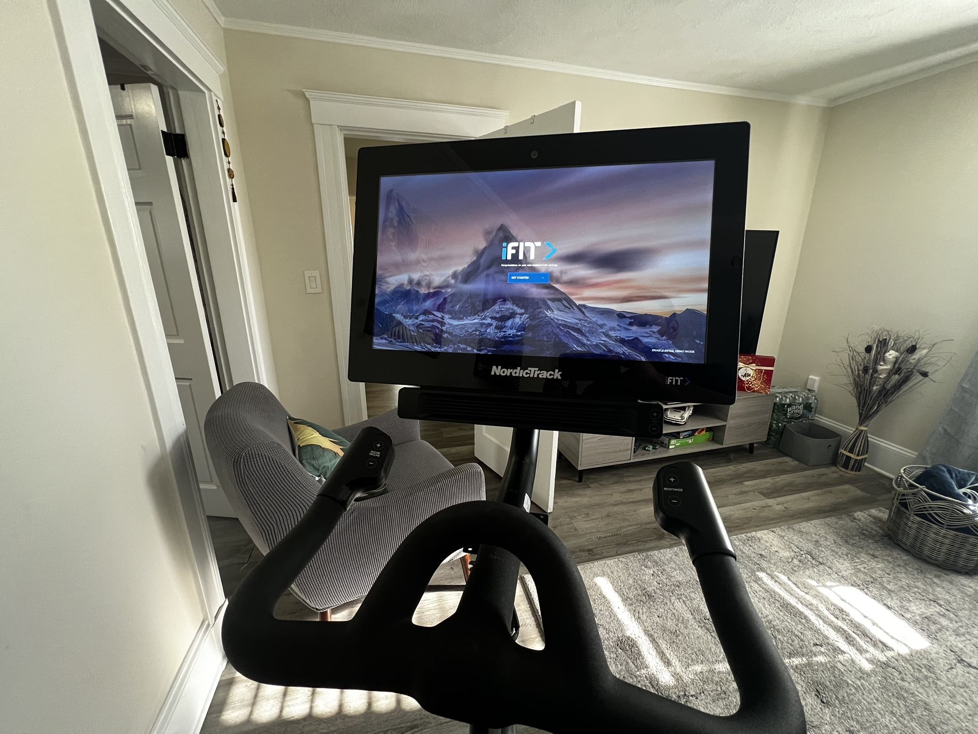 NordicTrack Commercial Studio Cycle S22i