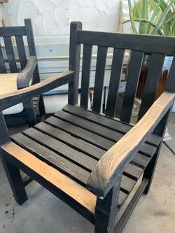2-piece set: a 3-seater bench and a chair made of solid, very sturdy teak.