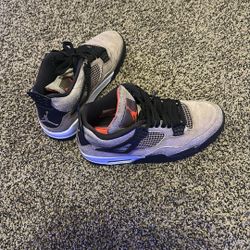 Jordan 4 Taupe Haze 