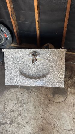 Top and faucet 30x19