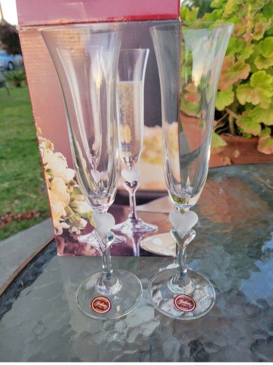 Set of 2 Gorham 1831 Amore Toasting Crystal Champagne Flutes Double Heart Stems