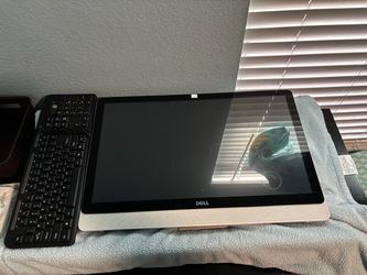Dell Computer With Keyboard