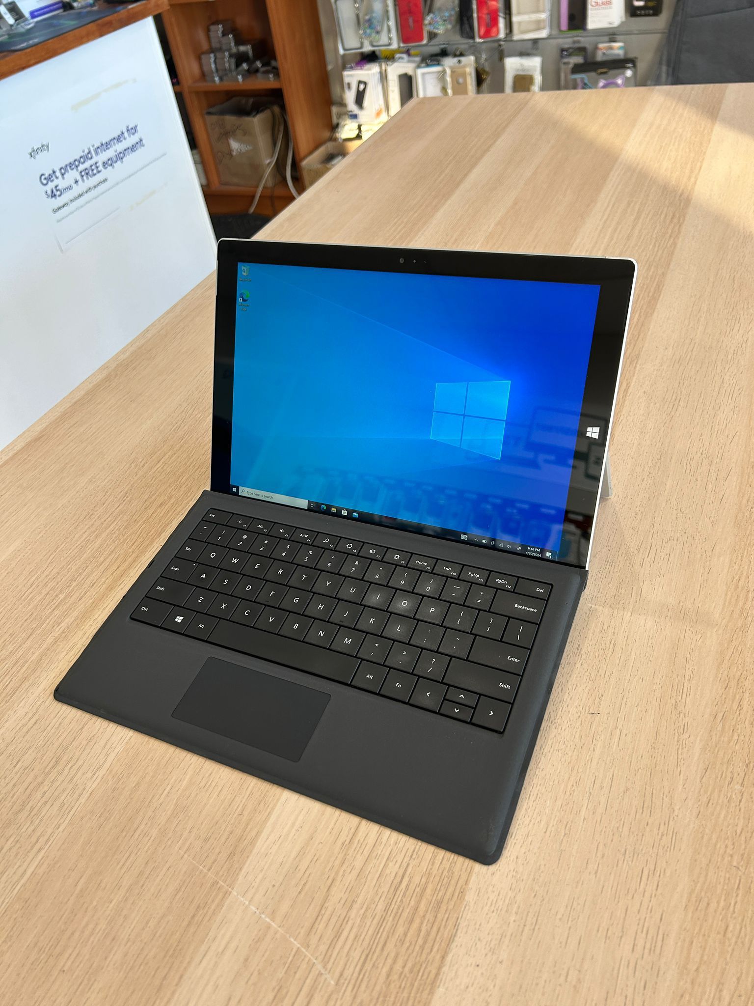 Microsoft Surface Pro 3 I5 4GB 128GB SSD Windows 10 Tablet//Laptop