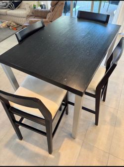EQ3 Black Wood Table with Metal Legs + 4 Chairs