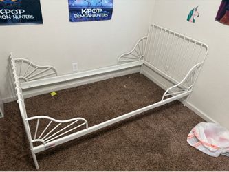 IKEA Minnen toddler/extendable twin