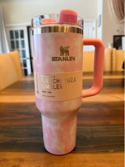 Stanley FlowState Quencher H2.0 Tumbler 40oz Pink/White Handle Lid Drink Thru