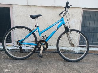 RALEIGH Adult/Teen Bike 26" Wheels