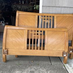 Queen sleigh bed