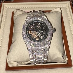 Moissanite Skelton AP 